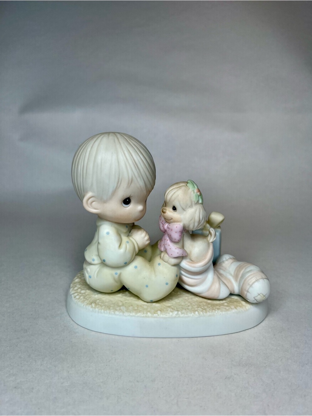 Enesco Precious Moments The Greatest Gift Is A Friend #109231 Figurine 1987